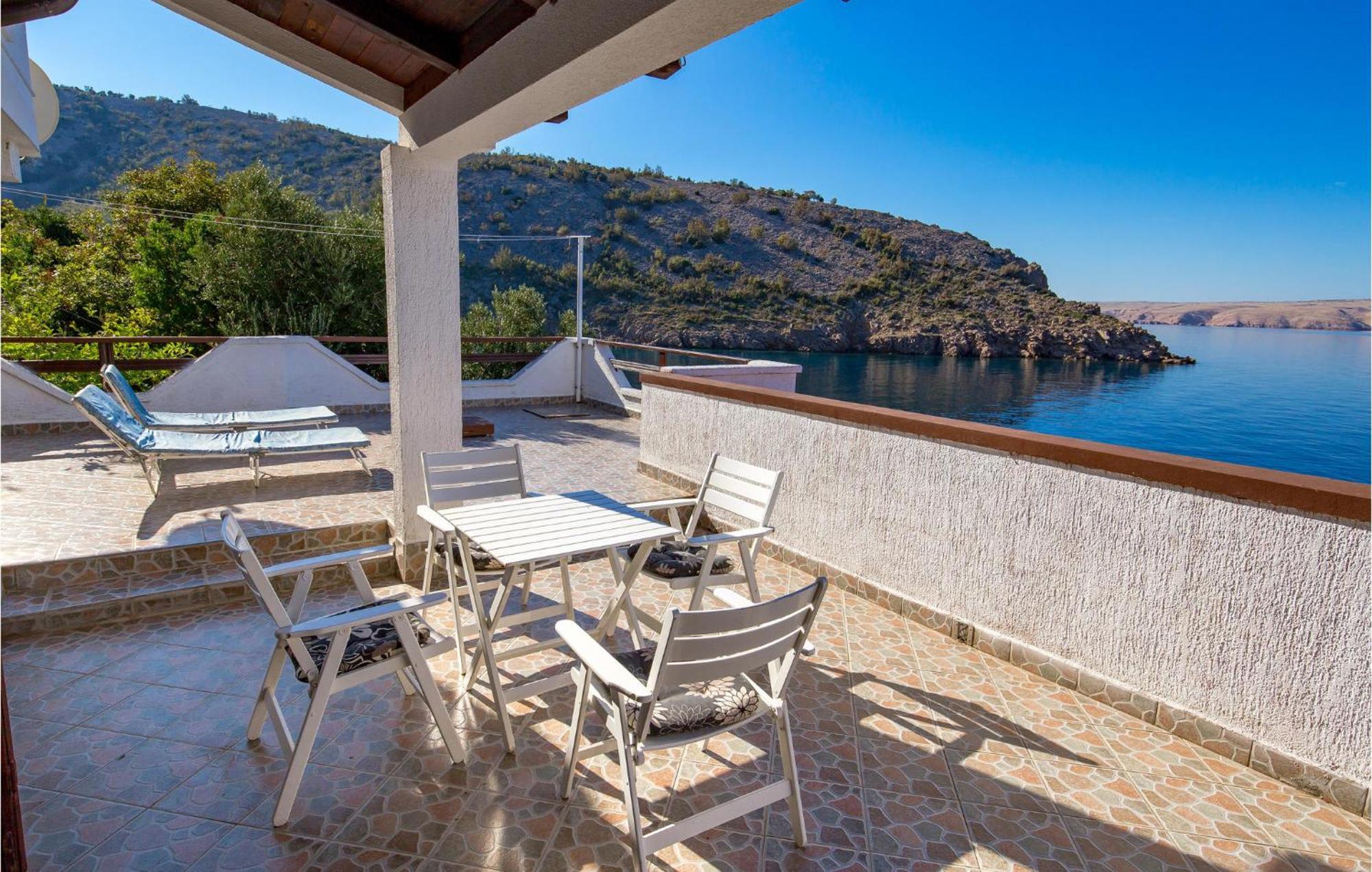 2 Bedroom Nice Apartment In Jablanac Luaran gambar